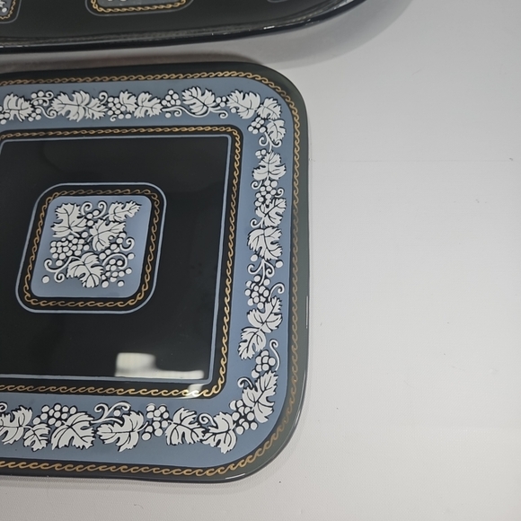 Vintage Smokey Black Glass Leaf Border Set of 2 Trays - Picture 3 of 10